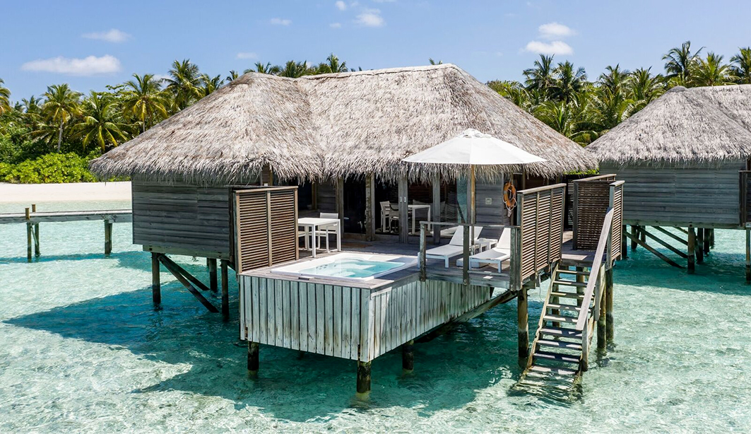 superior water villa 1063x614 - Conrad Maldives. Экологичный Новый год