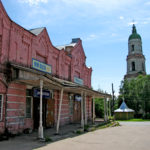 Красный Холм. Торговые ряды и колокольня