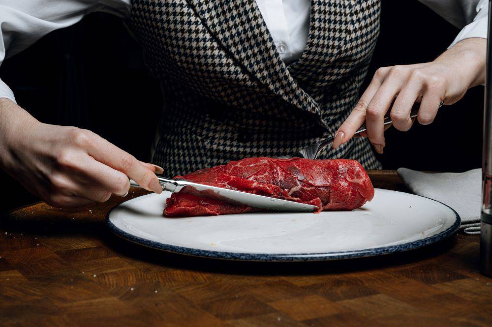 El Gaucho Karpachcho iz govyadiny s chipsami iz parmezana  - Октябрь. Новые предложения ресторанов