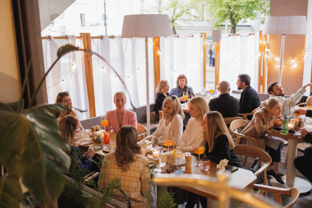 Layerz Cafe Atmosphere  1024x683 - Москва. Новые блюда в ресторанах в июне