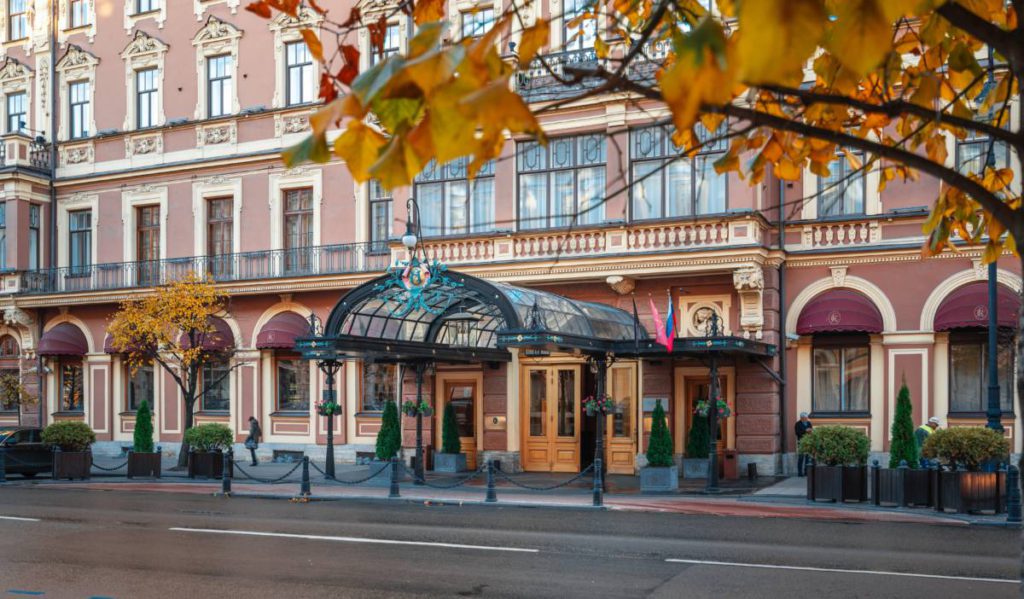 3 1024x599 - Гранд Отель Европа. Три медведя к юбилею