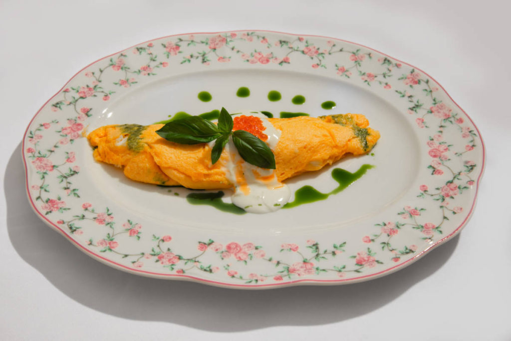 omlet s krabom 1024x683 - Ноябрь. Новые предложения московских ресторанов