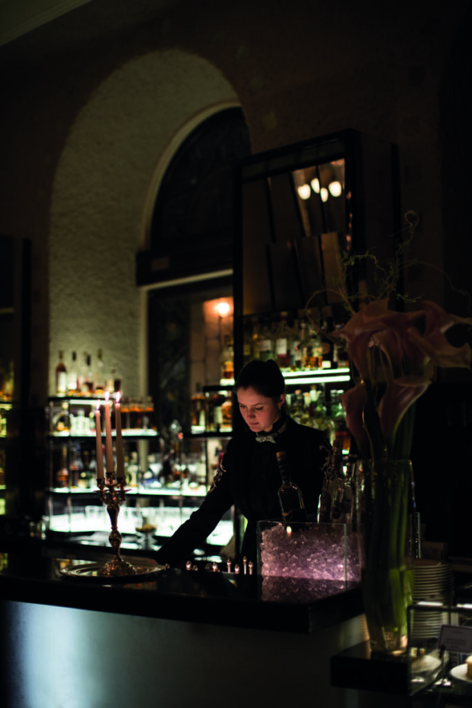 BGHE Lobby Bar 10 1 683x1024 - Санкт-Петербург. Зима будет теплой