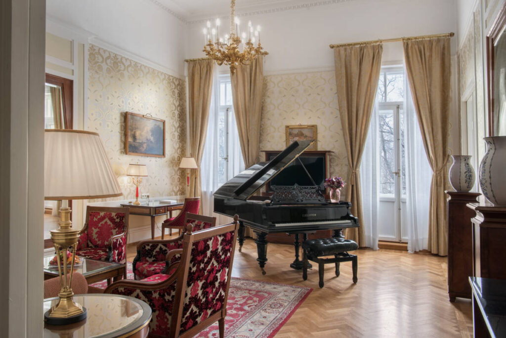 Apartamenty  Pavarotti  1024x684 - Гранд Отелю Европа - 150 лет