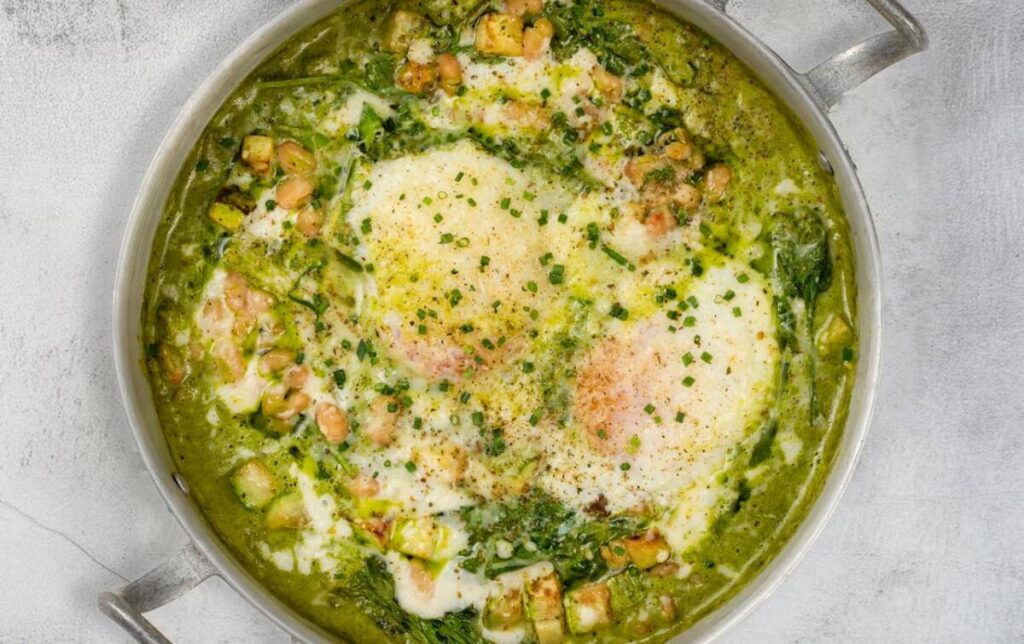 Zelyonaya shakshuka s fasolyu kabachkom i parmezanom 1024x644 - Москва. Специальные предложения ресторанов